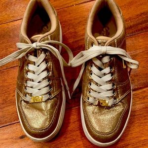 Guess size 7 1/2 metallic gold platform tennis shoes